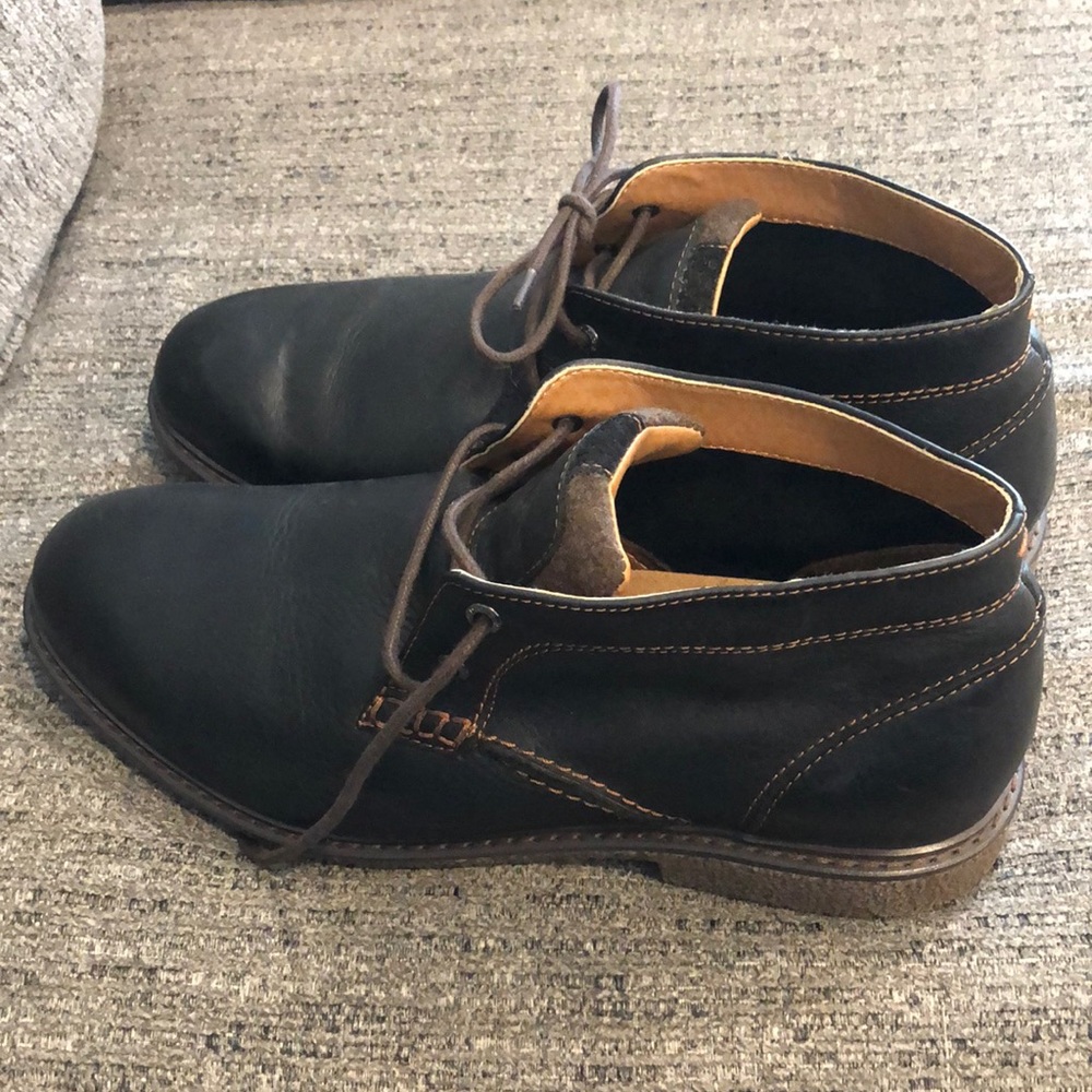 Mens size 11M Dockers Leather Boots